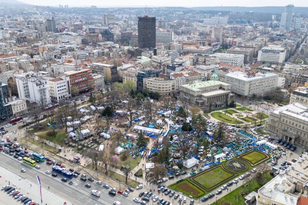 caciland vucic srbija parlament.jpg