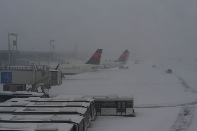 letala sneg neww york.jpg