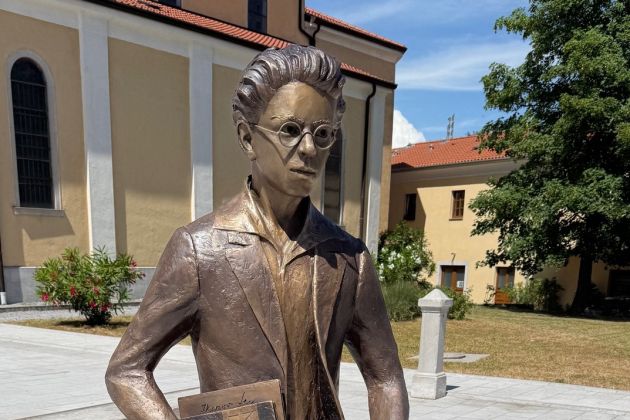 kosovel kip sezana.jpg