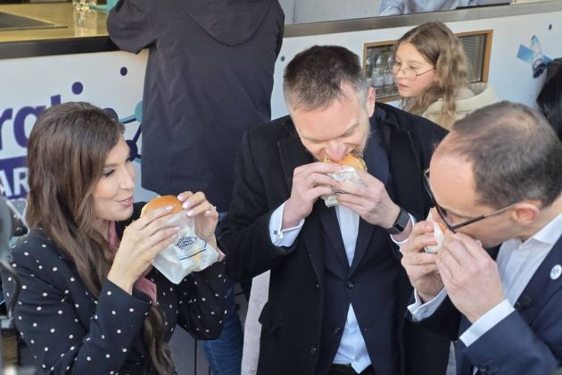 logar irgl novak burger.jpg