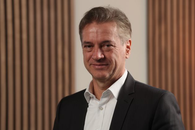 I-robert golob-pl010.JPG