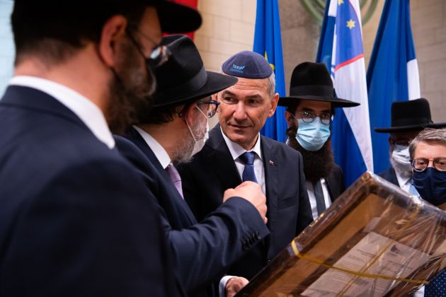 UV-jansa judje-vlada.jpg