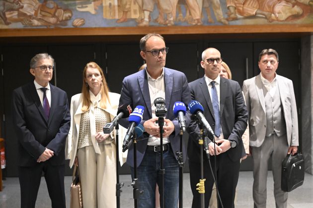 logar demokrati.jpg