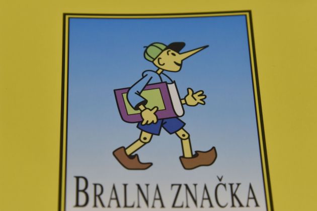 bralna znacka.jpg