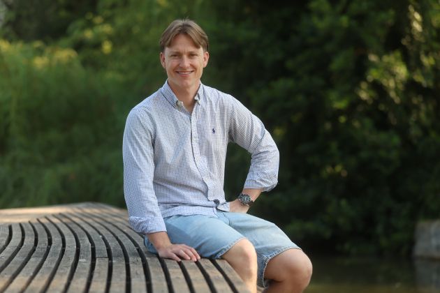 UV-ARON ARNOLD-pl003.JPG