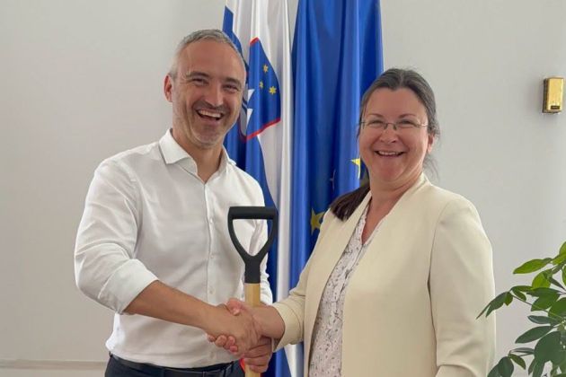 cigler kralj katja kokot-facebook resnica.jpg