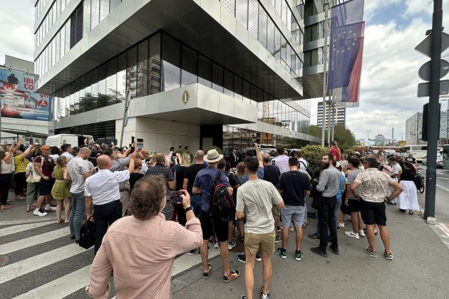hotel intercontinental ljubljana lakers doncic navijaci.jpg