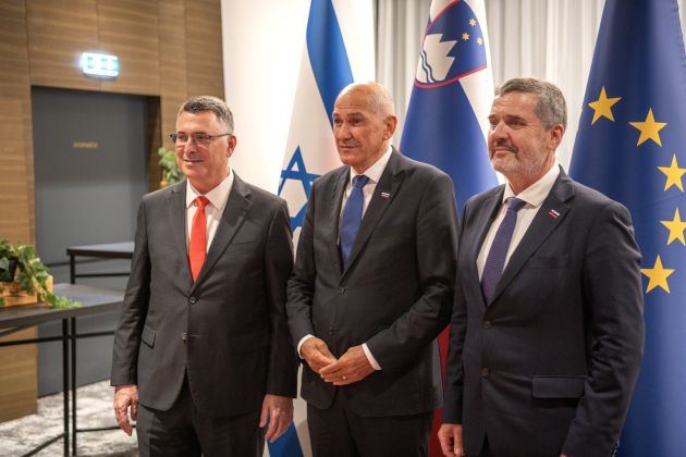 HRzbXlsXAAMfkE9.jpg