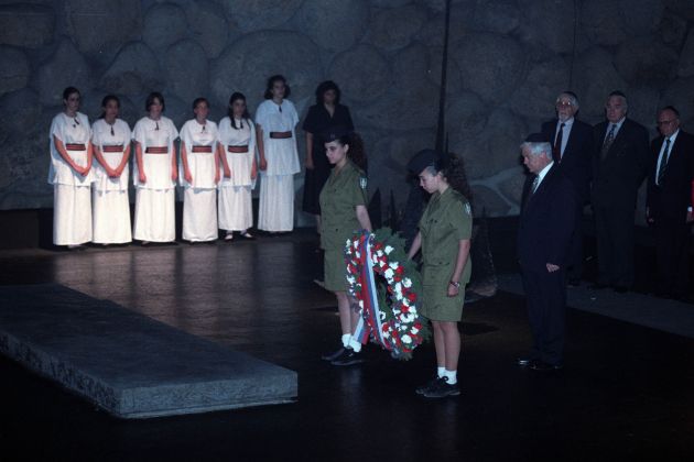 kucan tealviv 1995-bobo.jpg