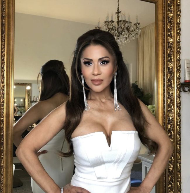 Mina Kostić nima dobrega mnjena o nekaterih kolegih.