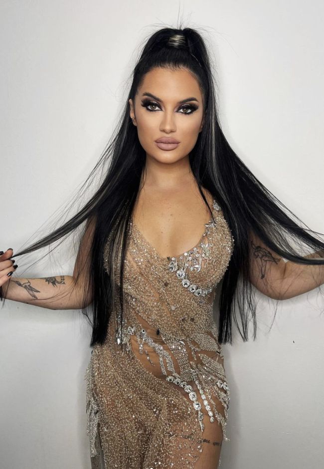 Barbara Bobak se je zapletla s poročenim moškim