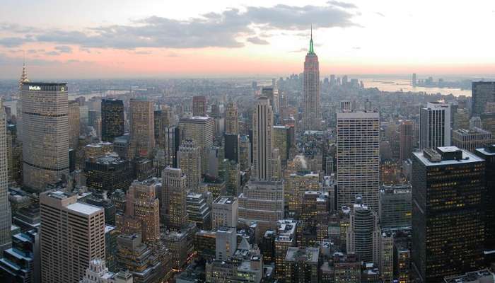800px-NYC_wideangle_south_from_Top_of_the_Rock