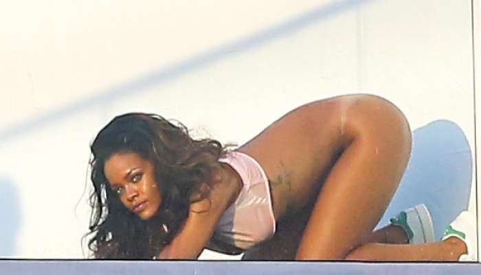 rihanna-butt-pantsless-600x450