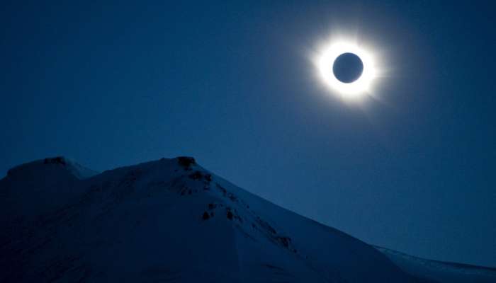 popoln sončev mrk, svalbard