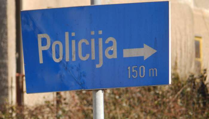 policija