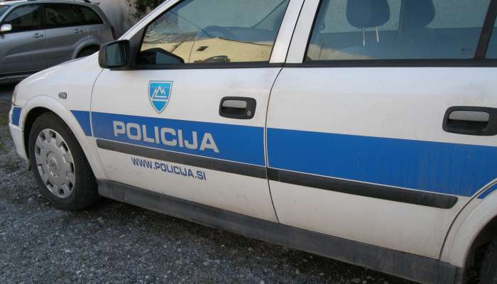 policija