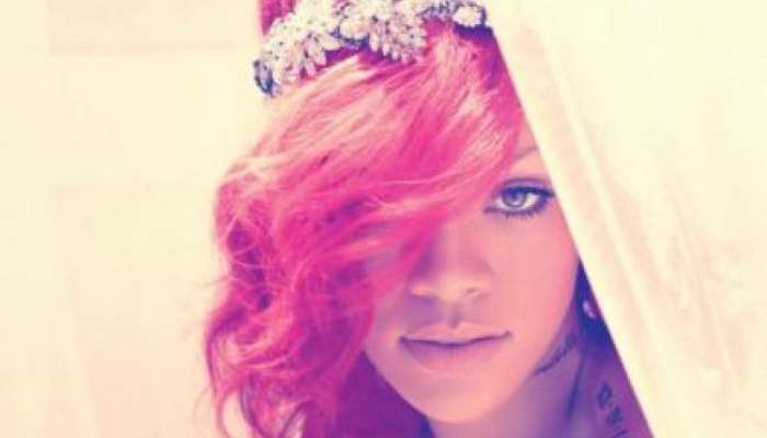 Rihanna kot Elvis