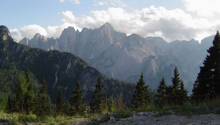 montaz alpe spik nad polcami