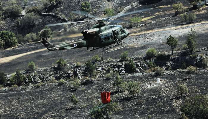 helikopter gašenje požara Črni Kal