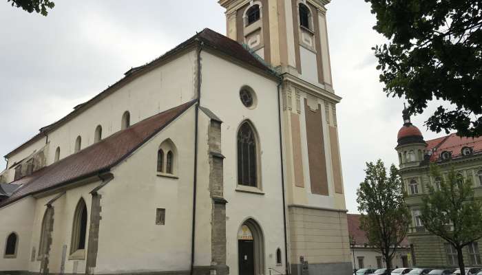 Stolna cerkev, Maribor, Slomškov trg