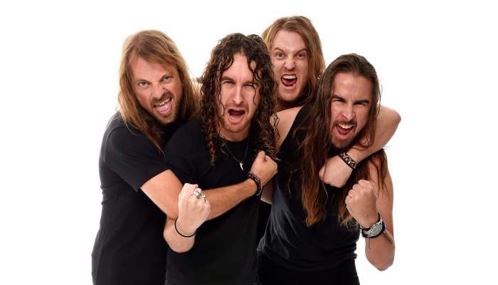 airbourne-2560