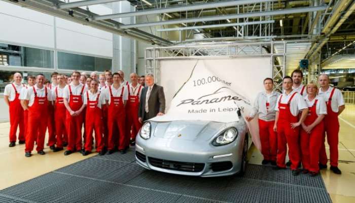 Porsche izdelal že 100
