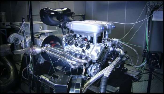 Lotusov V8 