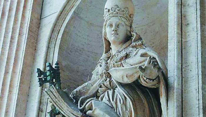 nune3 Joanna-with-a-papal-crown