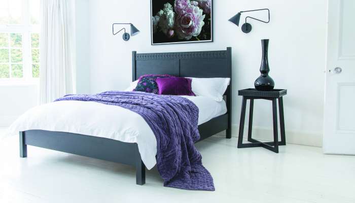 posteljnina TheFrenchBedroomCo_1966051_TheHedonisticBlackBedLi