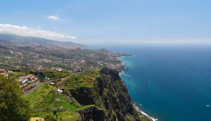 Pogled na Funchal z klifa Cabo Girao