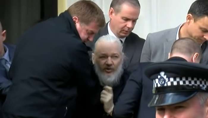 julian assange aretacija