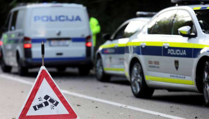 Zavrč - smrtna prometna nesreča na cesti Ptuj Zavrc, pri gradu Borl - tovorno in osebno vozilo 
