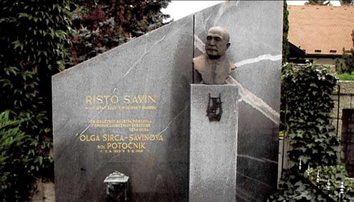 Risto Savin, grob, kip,