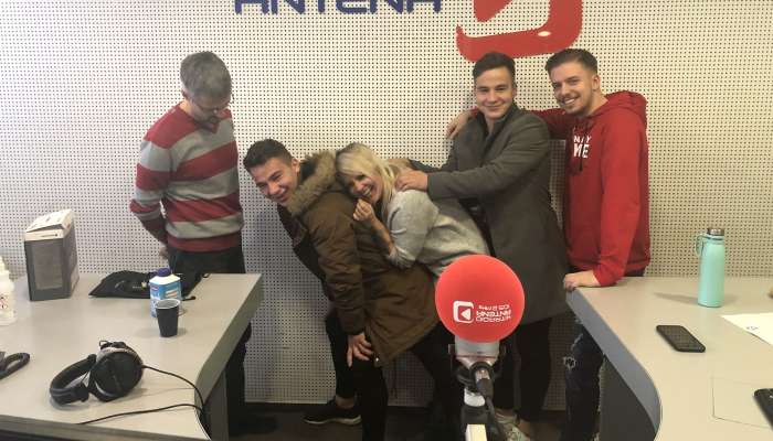 dvojčka klobasa, hitradio antena