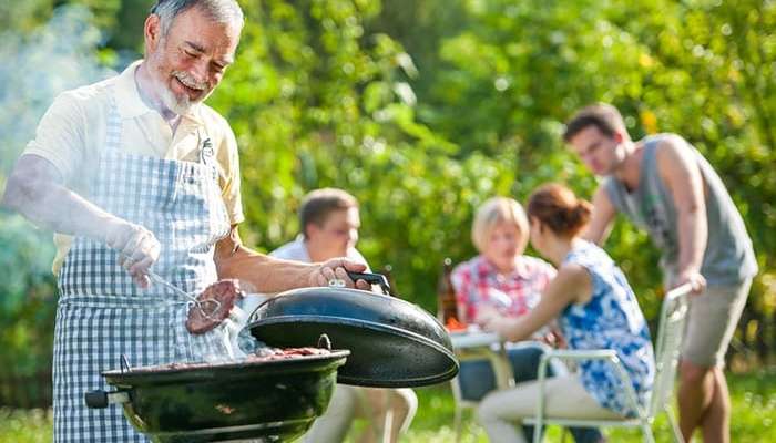 bbq-family-in-the-garden