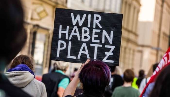 berlin, protest, migranti