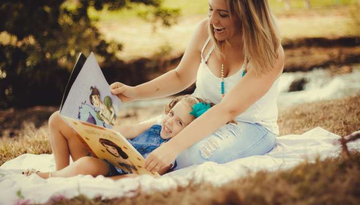 mother-and-daughter-2629795