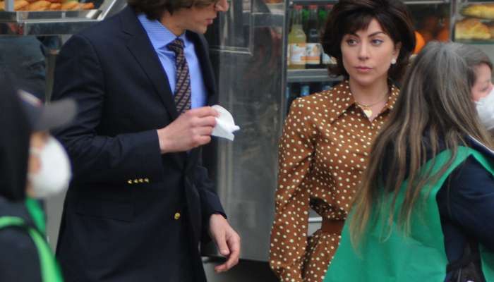 lady gaga adam driver milano piazza duomo