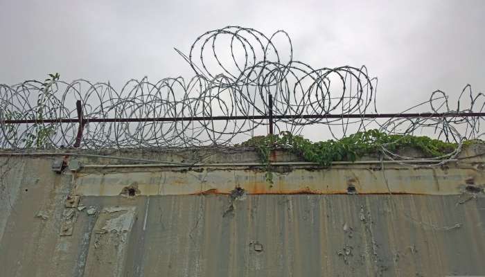 razor-wire-gf5b1cdf8c_1920