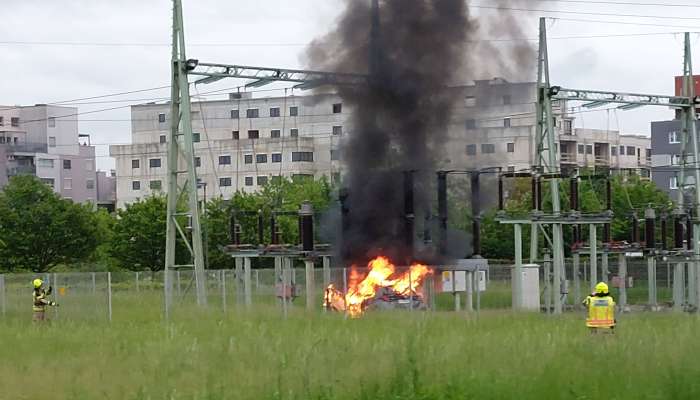 goreč avto, električna razdelilna postaja žale