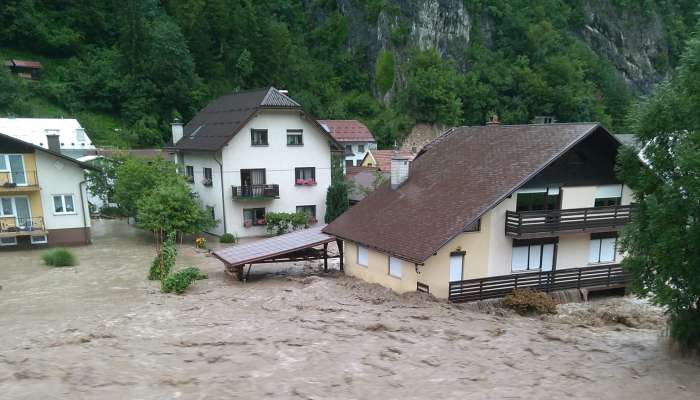 poplave, črna na koroškem