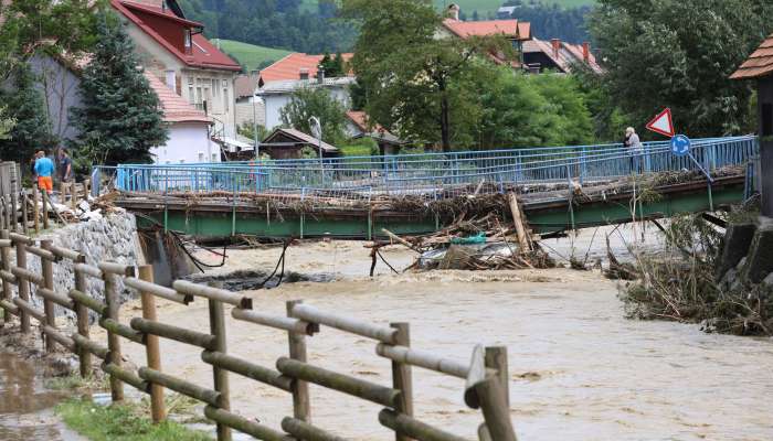 prevalje neurje poplave skoda gasilci pl