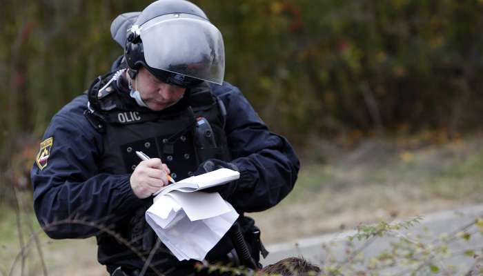 policija, migrant