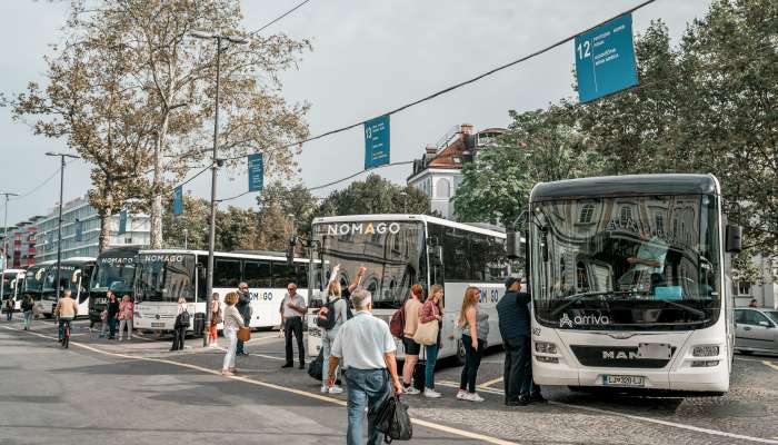 avtobusna postaja ljubljana, avtobus, potniki