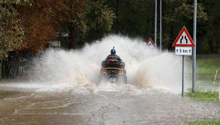 poplave, brod na kolpi