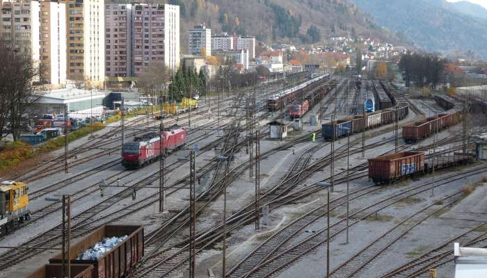 slovenske-železnice, železniška-postaja-jesenice