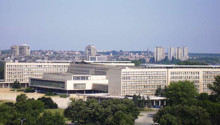 Novi_Beograd_-_The_SIV_building