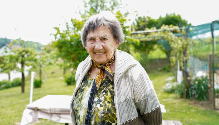 apolonija-novak, 100-letnica, police