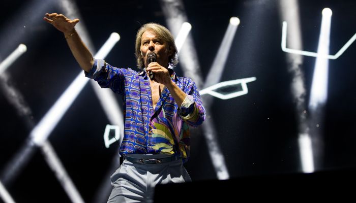 Nastopil je na več kot tisoč koncertih po vsem svetu, a nastop ob 30