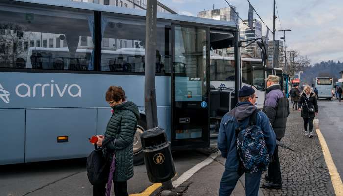 avtobus, postaja-ljubljana, potniki, javni-promet